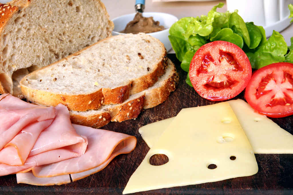 sandwich_cold_cuts_food_safety_illness