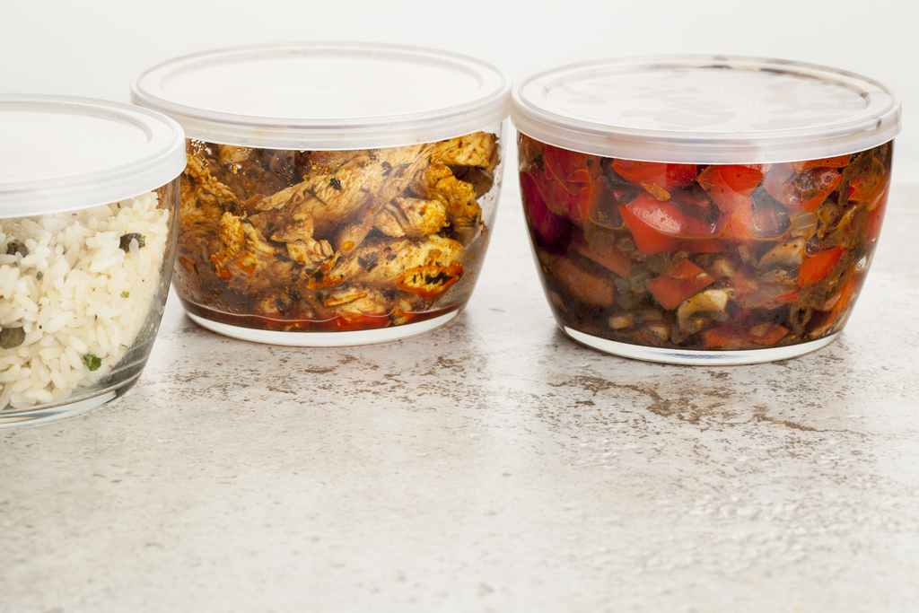 Safer storage: Avoiding microplastic concerns while managing holiday  leftovers