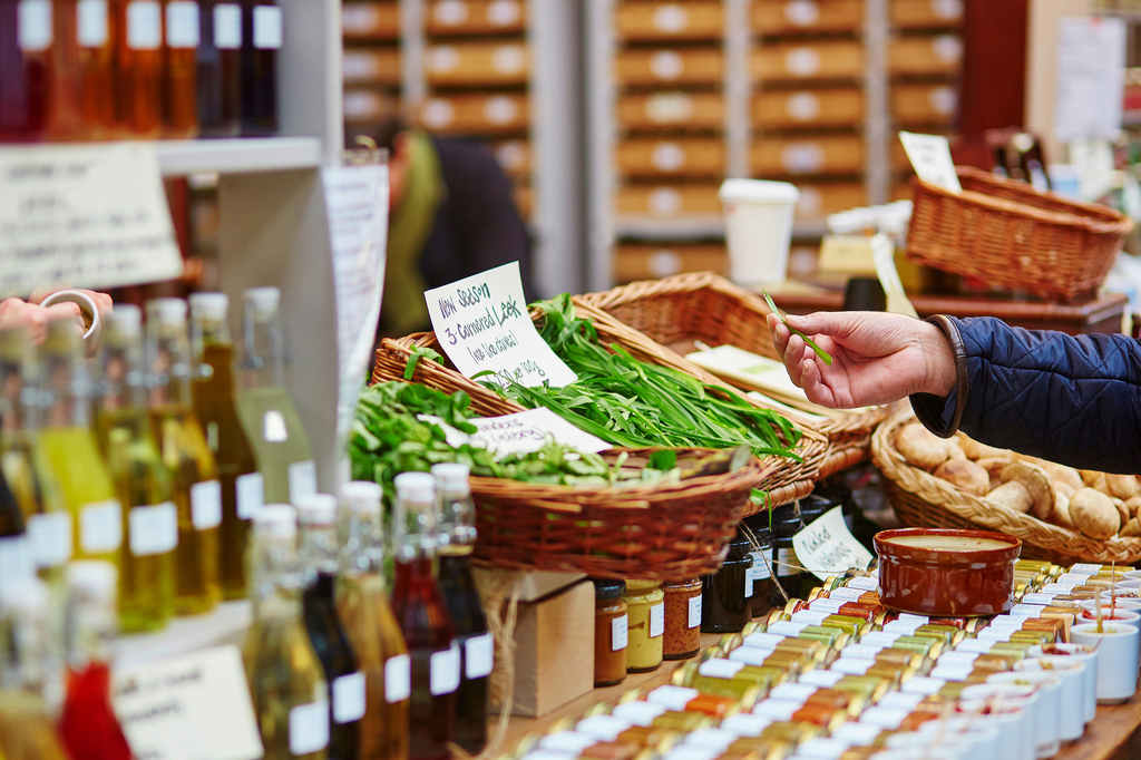 farmers_markets_produce_food_safety_illness